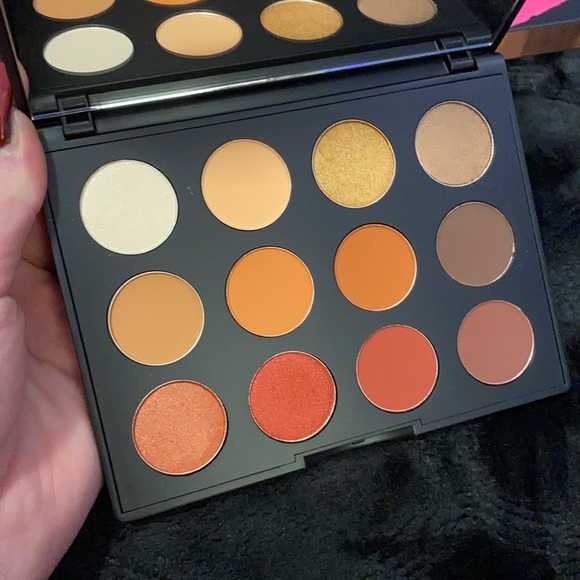 MAC Art library: Flame-Bqyant eyeshadow palette - Picture 2 of 3